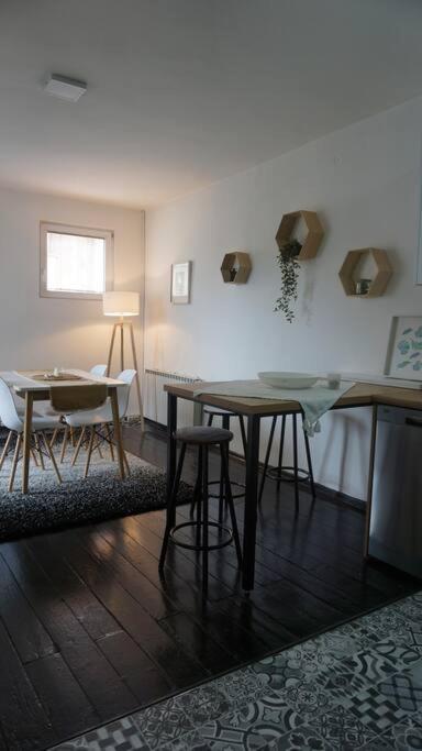 Cosy Apartment In The Heart Of Скопье Экстерьер фото