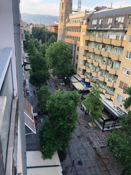 Cosy Apartment In The Heart Of Скопье Экстерьер фото
